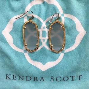Kendra Scott Jewelry - Kendra Scott Elle Earring in Slate Cat's Eye Kendra Scott Jewelry - Kendra Scott Elle Earring in Slate Cat's Eye